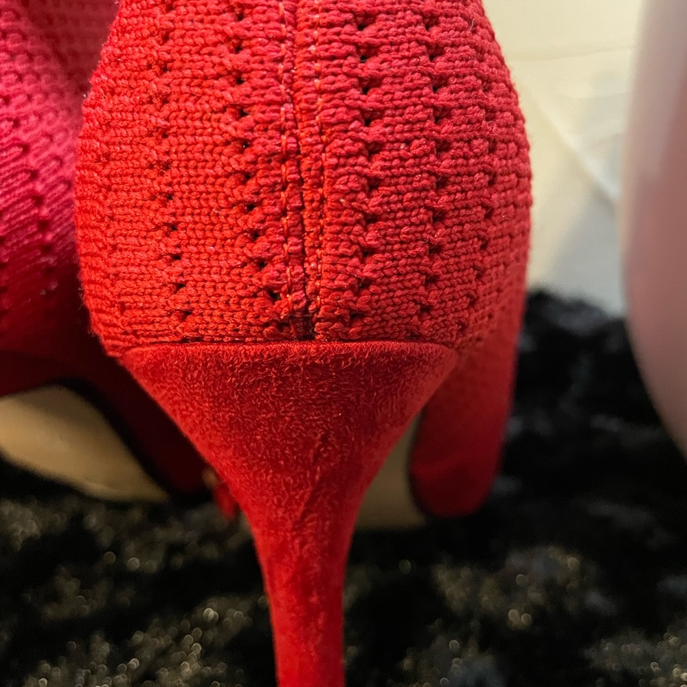 Red boots - Picture 5 of 5